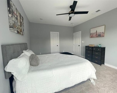 1317 Hemphill Street - Photo Thumbnail 9