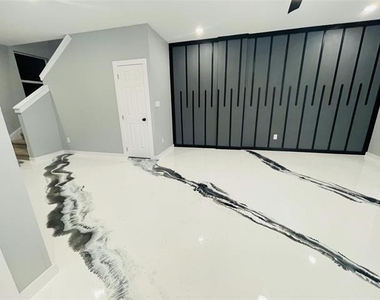 1317 Hemphill Street - Photo Thumbnail 8