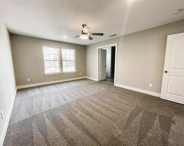 1806 Fuller Street - Photo Thumbnail 6