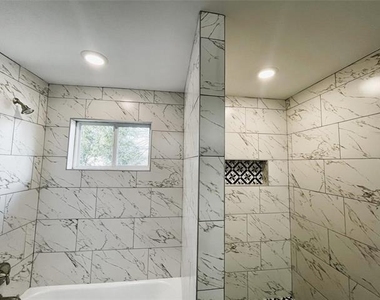 1806 Fuller Street - Photo Thumbnail 8