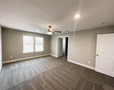 1806 Fuller Street - Photo Thumbnail 5