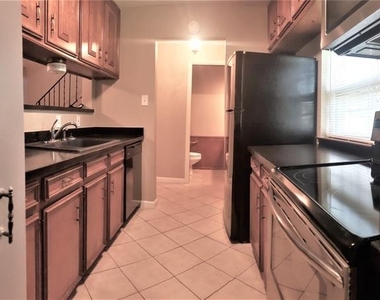 7604 Bridges Avenue - Photo Thumbnail 4