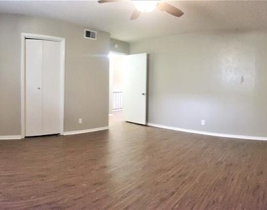 7604 Bridges Avenue - Photo Thumbnail 12