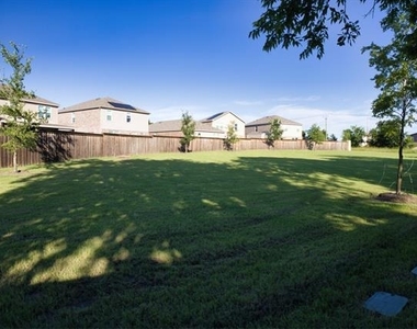 605 Grenada Lake Drive - Photo Thumbnail 33
