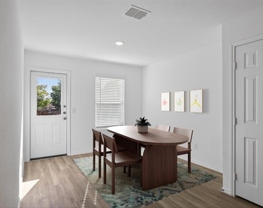 605 Grenada Lake Drive - Photo Thumbnail 13