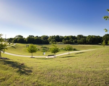 605 Grenada Lake Drive - Photo Thumbnail 36