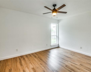 1108 Highpoint Road - Photo Thumbnail 9