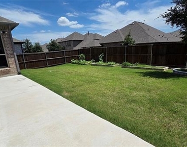 1629 White Snowberry Lane - Photo Thumbnail 6