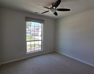 1629 White Snowberry Lane - Photo Thumbnail 15