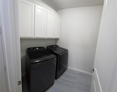 1629 White Snowberry Lane - Photo Thumbnail 29