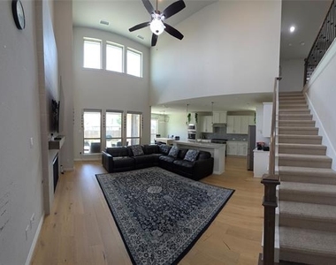 1629 White Snowberry Lane - Photo Thumbnail 4