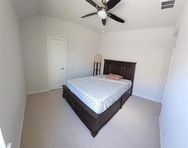 1629 White Snowberry Lane - Photo Thumbnail 10