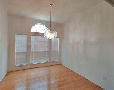 7316 Milton Lane - Photo Thumbnail 3