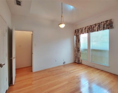 7316 Milton Lane - Photo Thumbnail 4