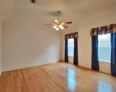 7316 Milton Lane - Photo Thumbnail 12