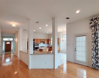7316 Milton Lane - Photo Thumbnail 5
