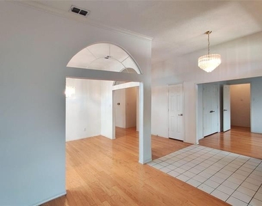 7316 Milton Lane - Photo Thumbnail 2