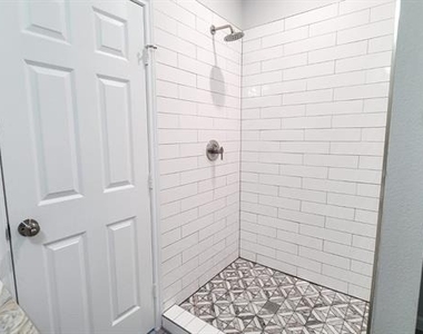 4105 Stuart Street - Photo Thumbnail 9