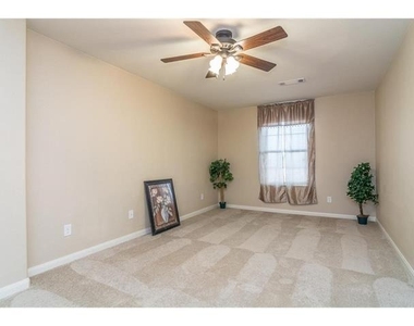 1009 Hawthorne Road - Photo Thumbnail 4