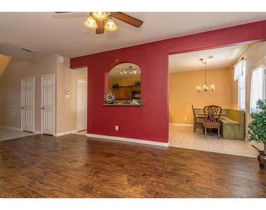 1009 Hawthorne Road - Photo Thumbnail 7