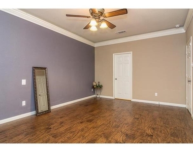1009 Hawthorne Road - Photo Thumbnail 14