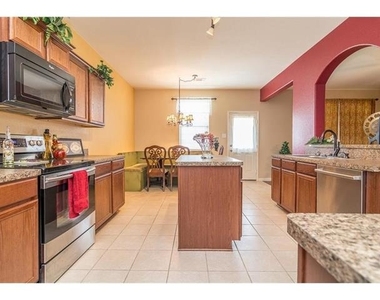 1009 Hawthorne Road - Photo Thumbnail 11