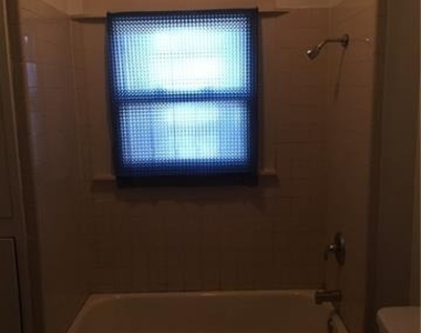 813 W 8th Street - Photo Thumbnail 11