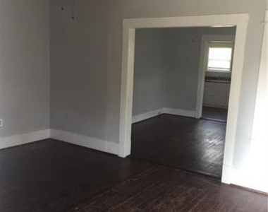 813 W 8th Street - Photo Thumbnail 1