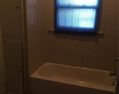 813 W 8th Street - Photo Thumbnail 13