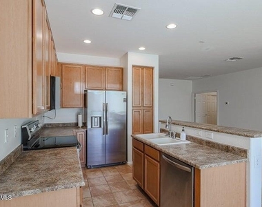 22273 N 102nd Lane - Photo Thumbnail 3