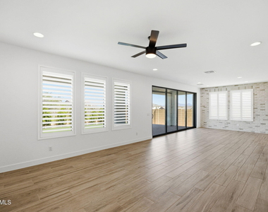 3746 N Shenandoah -- - Photo Thumbnail 5