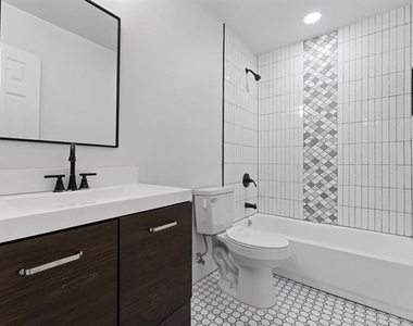 3806 Castle Hills Drive - Photo Thumbnail 14