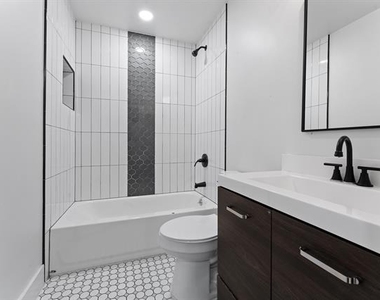 3806 Castle Hills Drive - Photo Thumbnail 11
