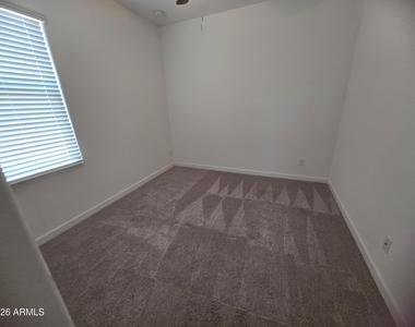 320 S 202nd Lane - Photo Thumbnail 8