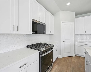 5910 Broadacre Drive - Photo Thumbnail 21
