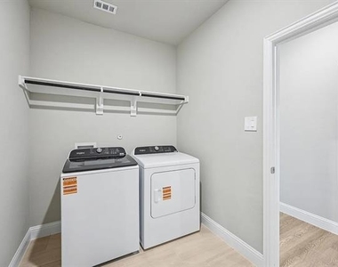 5910 Broadacre Drive - Photo Thumbnail 14