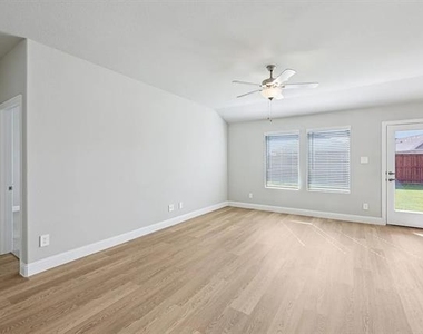5910 Broadacre Drive - Photo Thumbnail 22