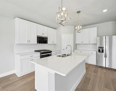 5910 Broadacre Drive - Photo Thumbnail 17