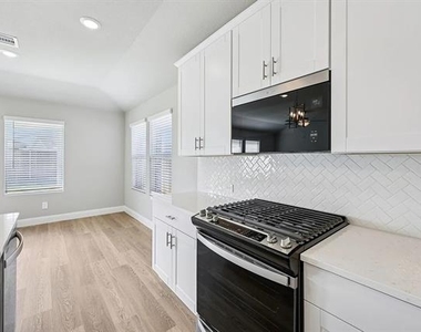 5910 Broadacre Drive - Photo Thumbnail 19
