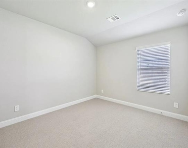 5910 Broadacre Drive - Photo Thumbnail 10