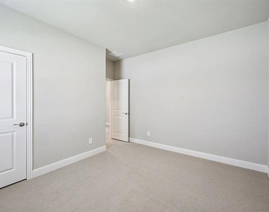5910 Broadacre Drive - Photo Thumbnail 12