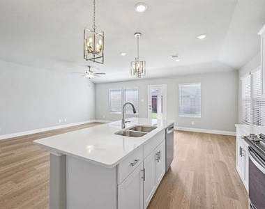 5910 Broadacre Drive - Photo Thumbnail 18