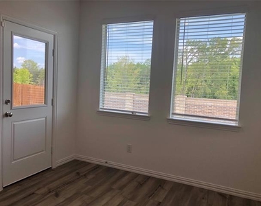 508 Poplar Street - Photo Thumbnail 13