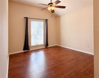1615 Bur Oak Drive - Photo Thumbnail 20