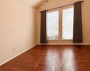 1615 Bur Oak Drive - Photo Thumbnail 21