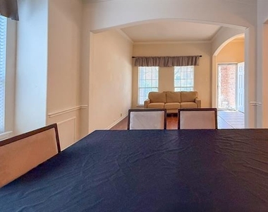 1615 Bur Oak Drive - Photo Thumbnail 4