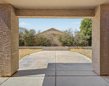 8752 W Melinda Lane - Photo Thumbnail 41
