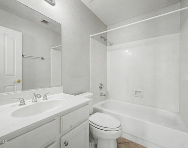 8752 W Melinda Lane - Photo Thumbnail 38