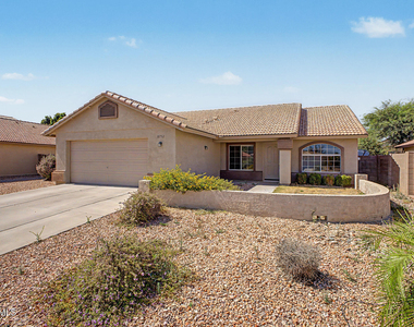 8752 W Melinda Lane - Photo Thumbnail 5