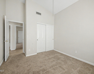 8752 W Melinda Lane - Photo Thumbnail 34